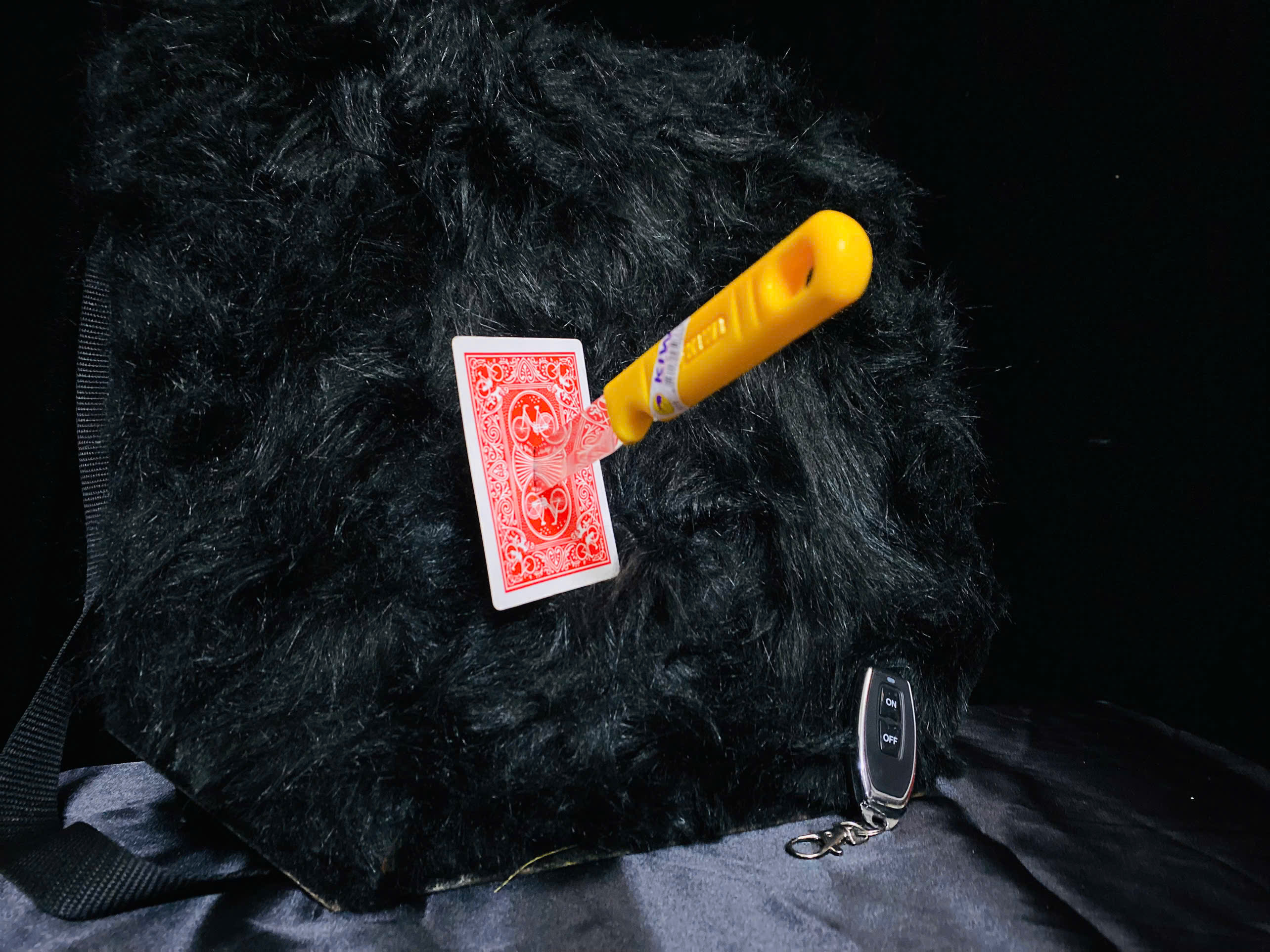 Card and Dagger Throwing Table - ảnh 4