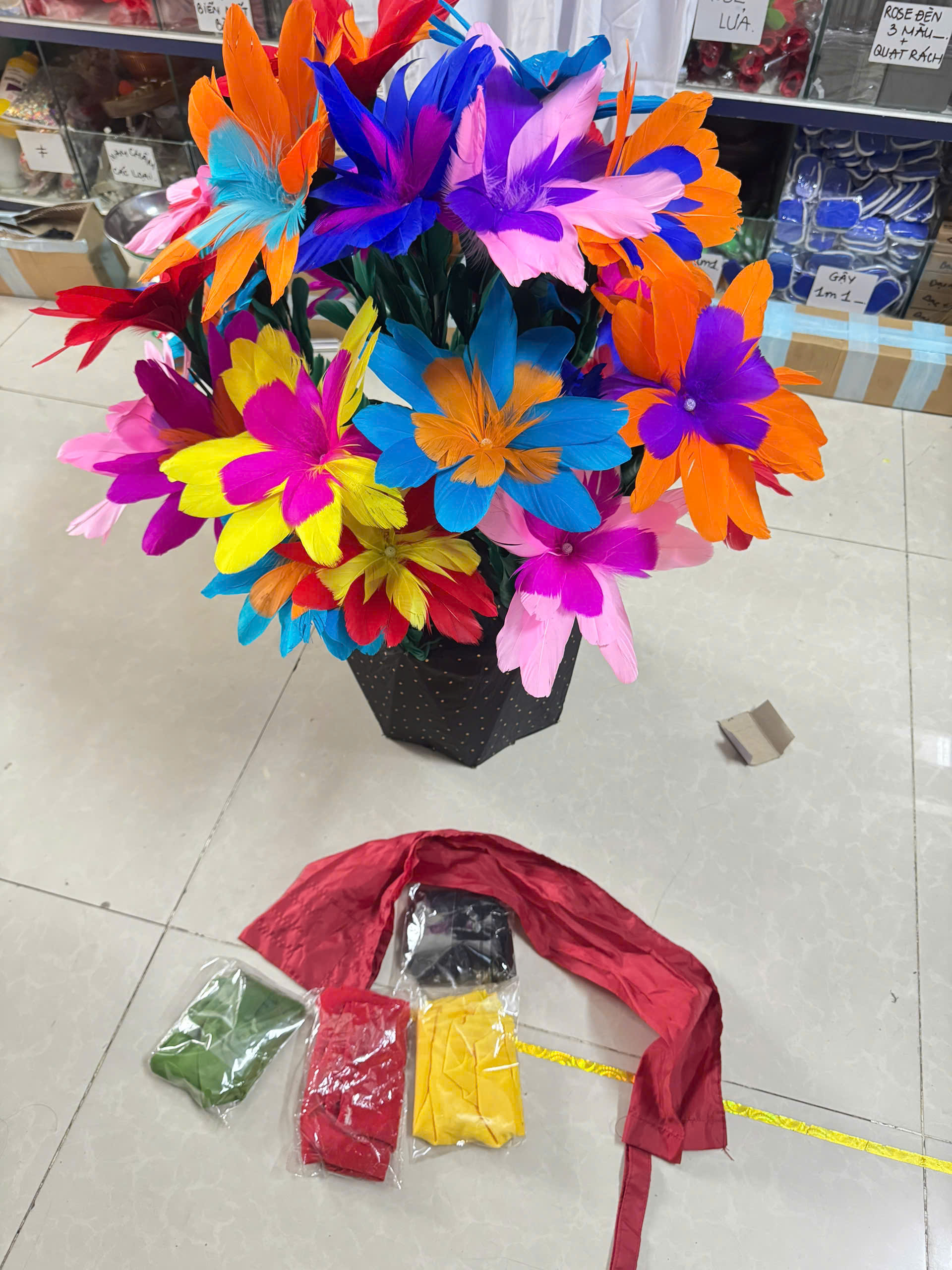 The Towel Appeared on the Flower Pot - ảnh 4